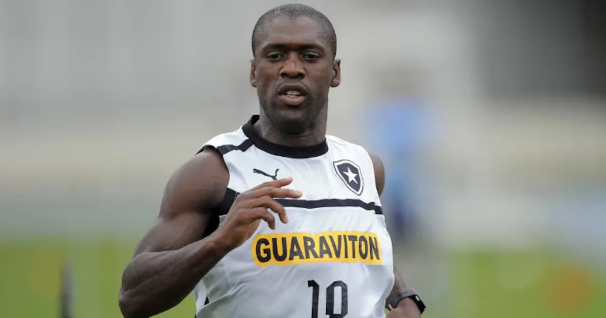 Seedorf volta ao Brasil pelo Corinthians após passagem marcada por mudanças no Botafogo