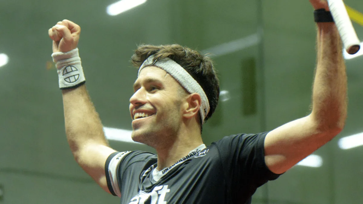 Diego Gobbi vence inglês e chega à final do CB Squash Tour 2026