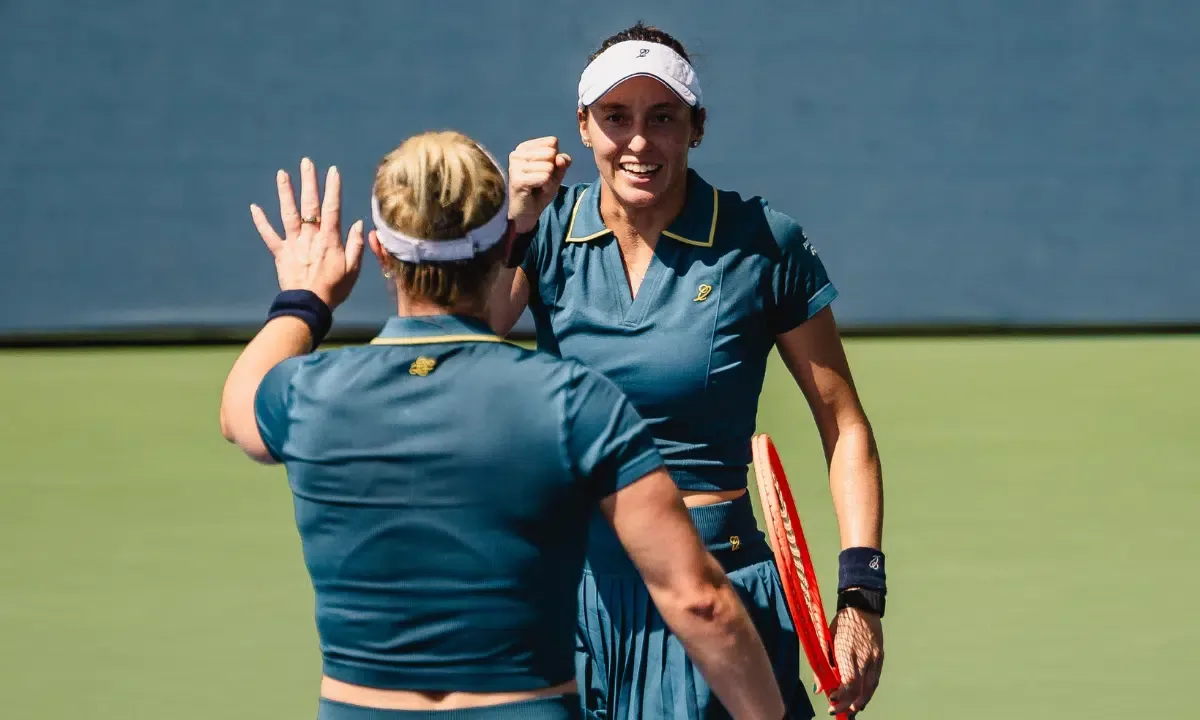 Stefani e Dabrowski vencem chinesas e avançam no US Open