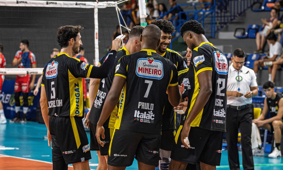 Praia Clube reage no tie-break e bate JF Vôlei pelo Estadual