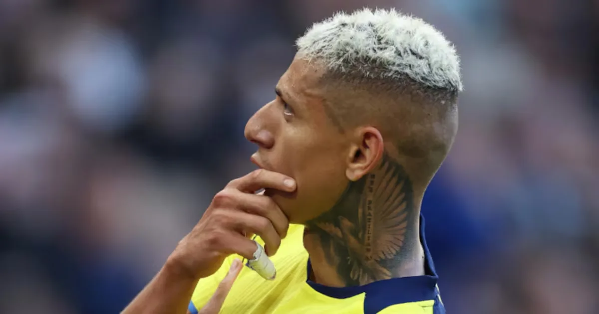 Vasco avalia novo formato para fechar com Richarlison na janela