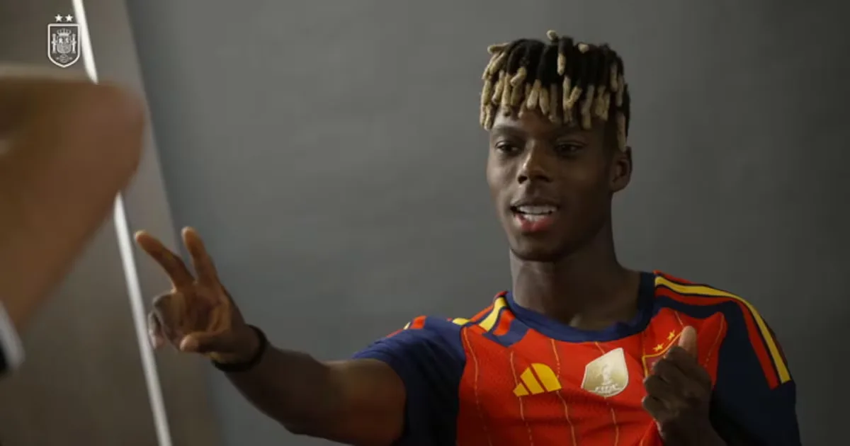 Nova camisa da Espanha será usada contra a Inglaterra em Wembley