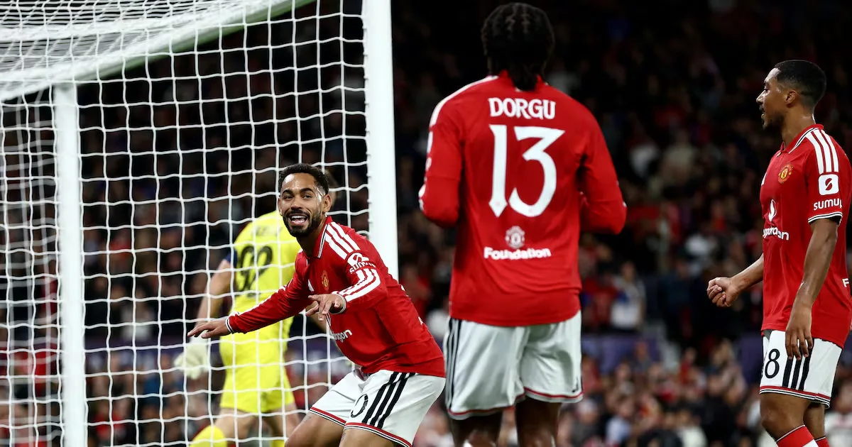 United goleia Sabah FK por 4 a 0 na abertura da Champions League