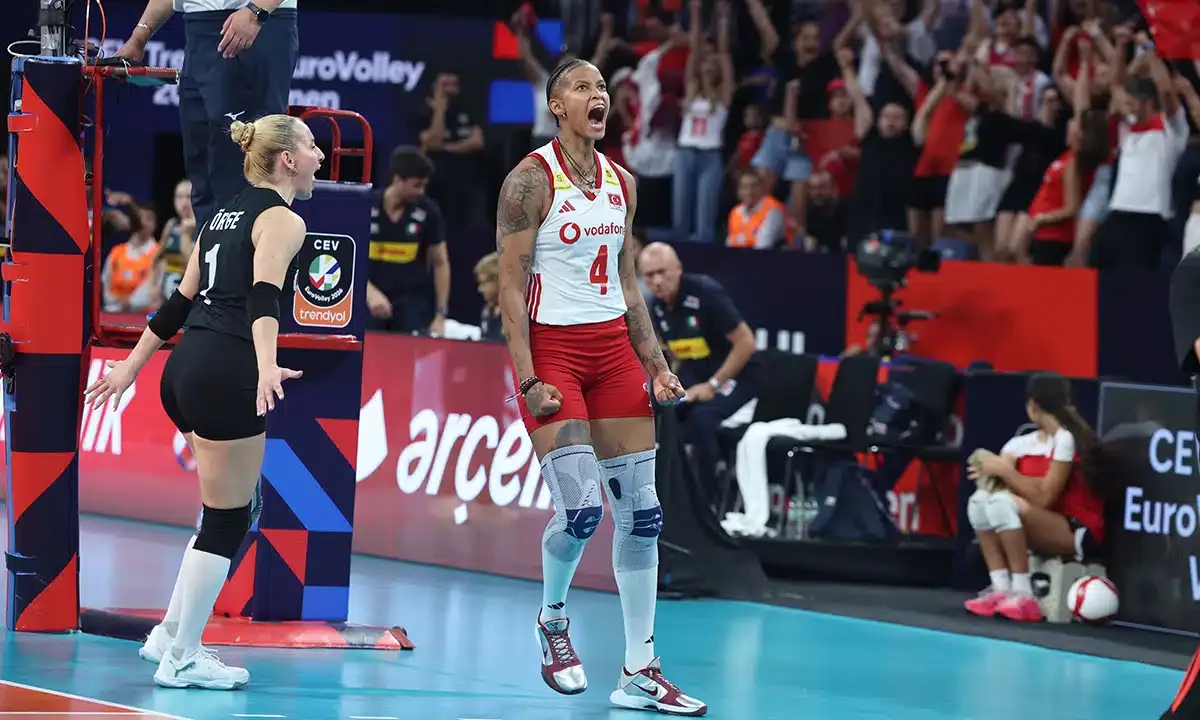 Turquia supera Itália no tie-break e conquista o Europeu feminino de vôlei