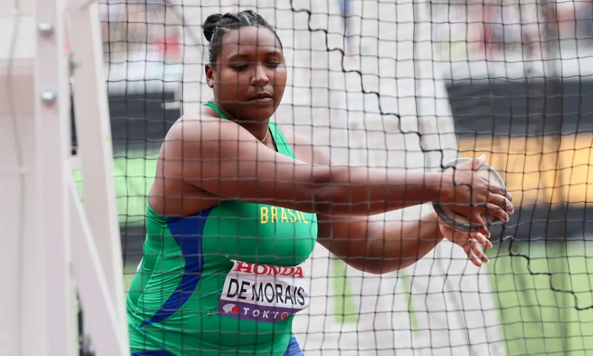 Andressa Morais domina quatro melhores marcas e leva ouro no disco