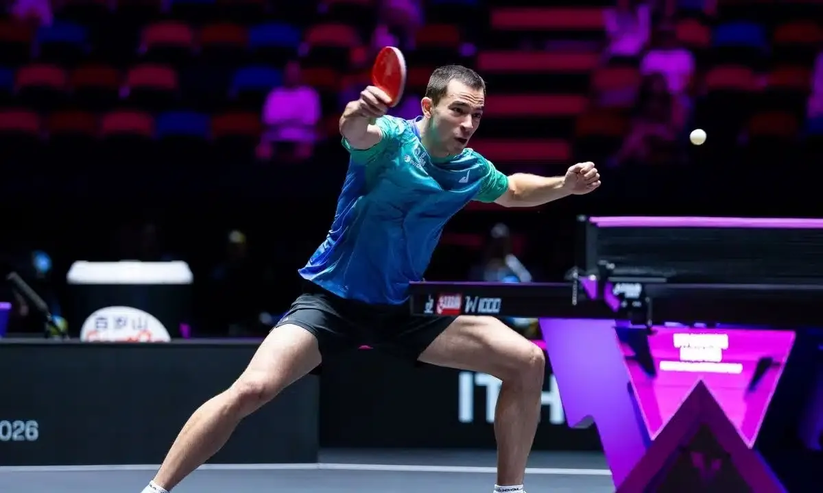 Bruna Takahashi cai diante de Manika Batra; Calderano segue no China Smash