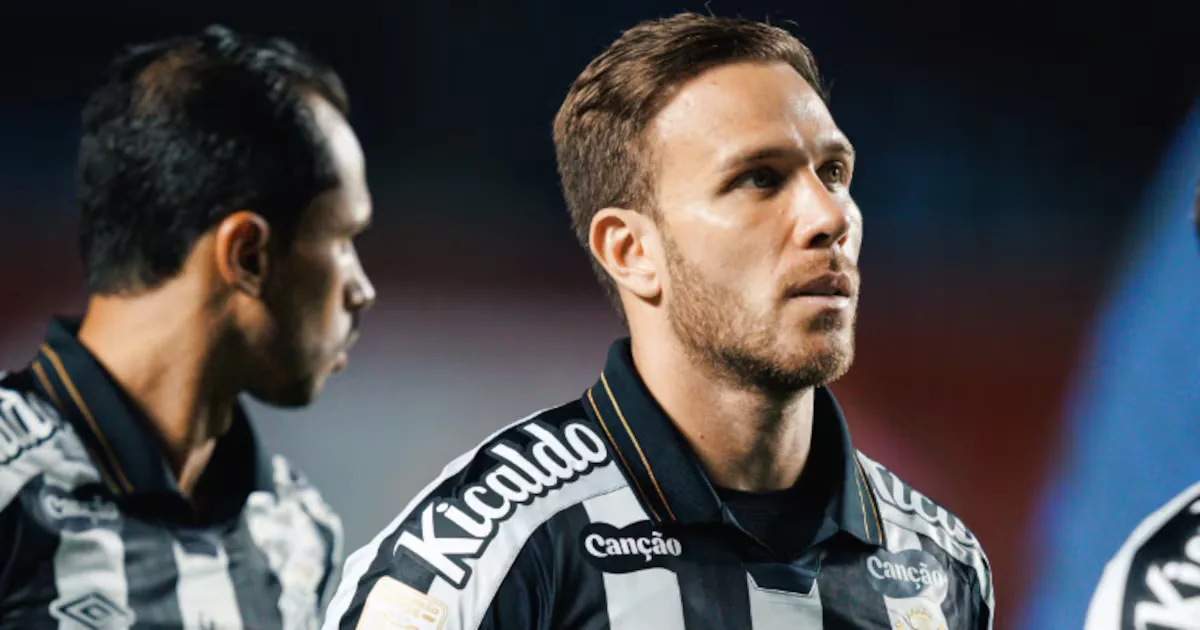 Arthur tem lesão na coxa e vira desfalque do Santos em dois jogos