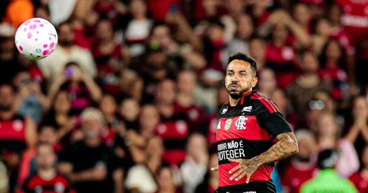 Danilo recebe alta e tem cirurgia marcada após lesão no clássico carioca
