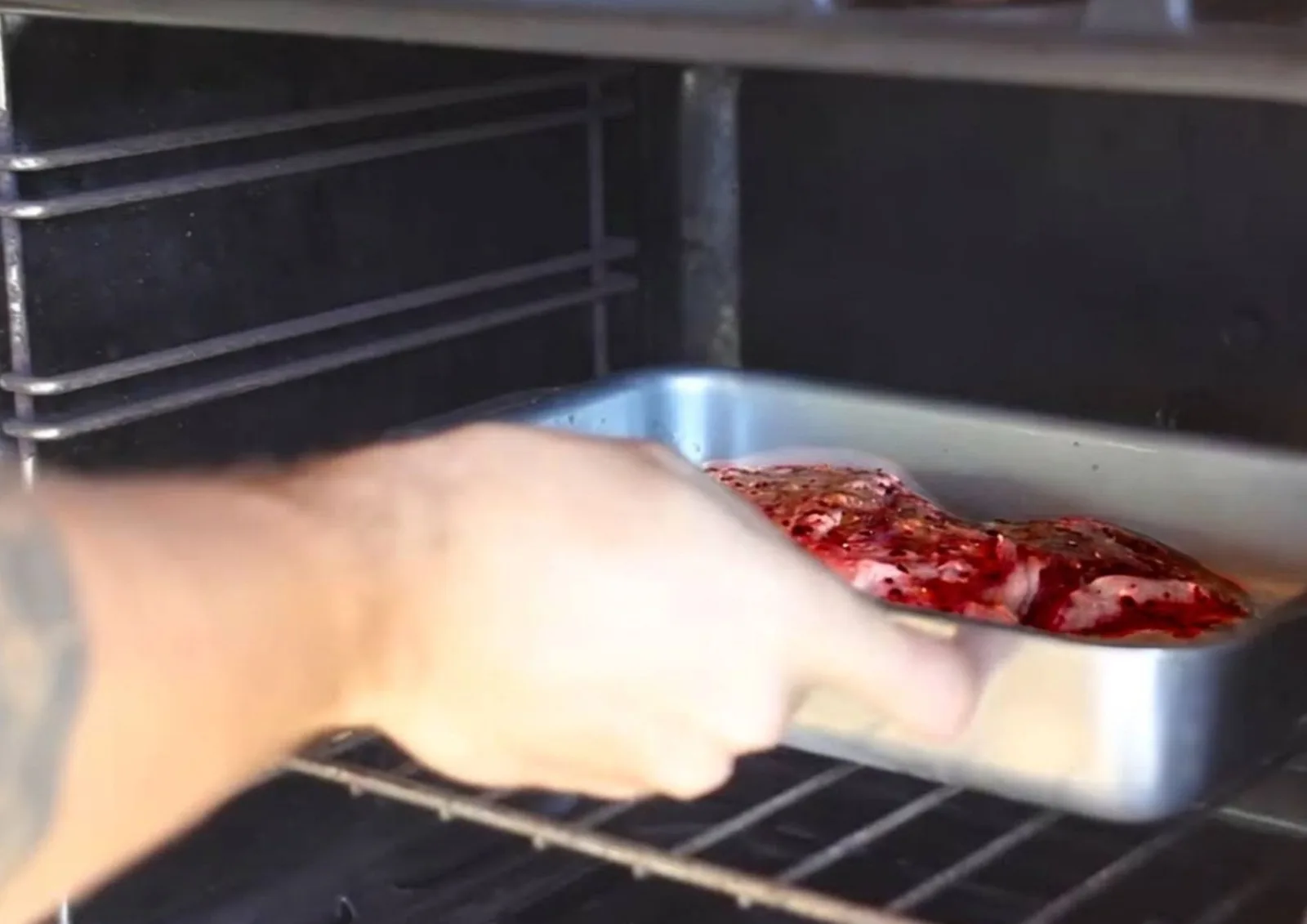 Peito bovino pode ficar macio e desmanchar com forno em baixa temperatura