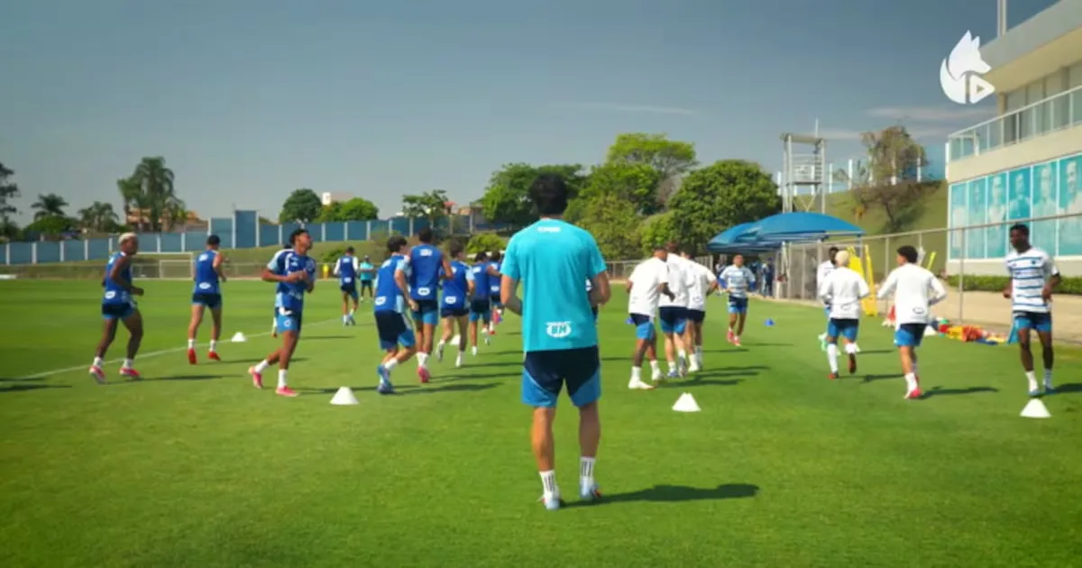 Cruzeiro intensifica preparação no calor de BH para a reta final da temporada
