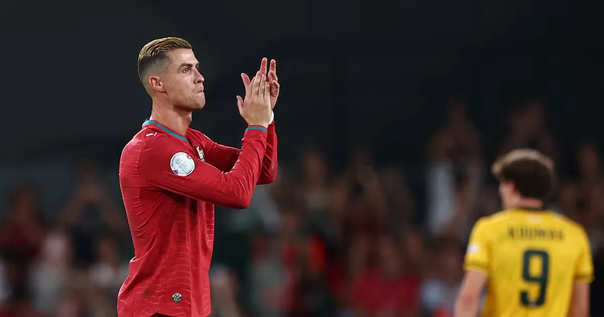 Ronaldo relata duas quebras de acordo e aceita punição após sair de Portugal