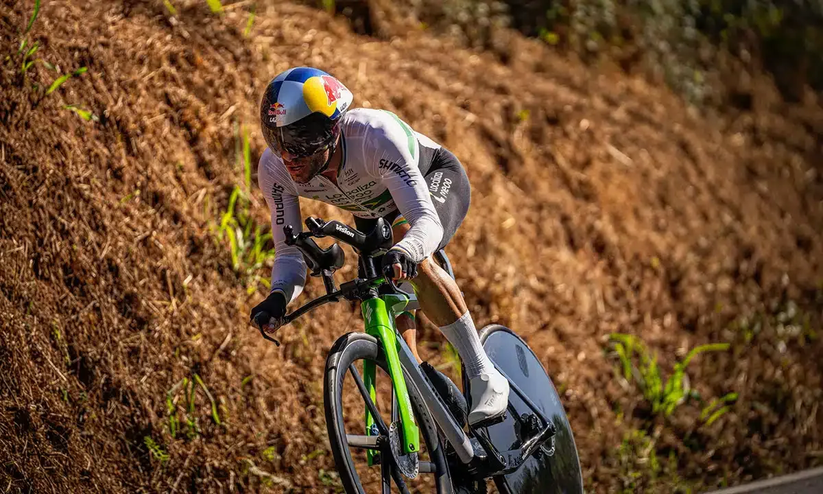 Remco Evenepoel conquista quarto título mundial seguido no contrarrelógio