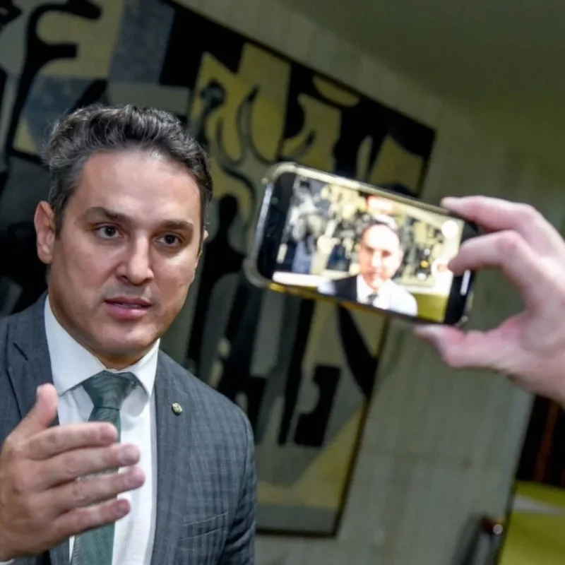 Avanço de Juliana acende alerta entre aliados de Zucco e candidatos da direita no RS