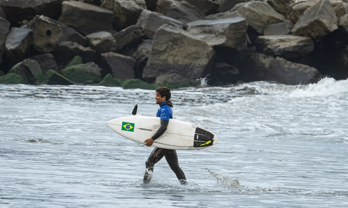 Silvana Lima buscará o bronze, e Yagê Araújo avança no surfe