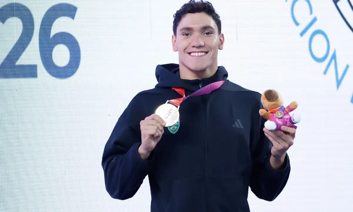 Steverink supera desafio duplo e estabelece marca nos 200m livre em Santa Fé
