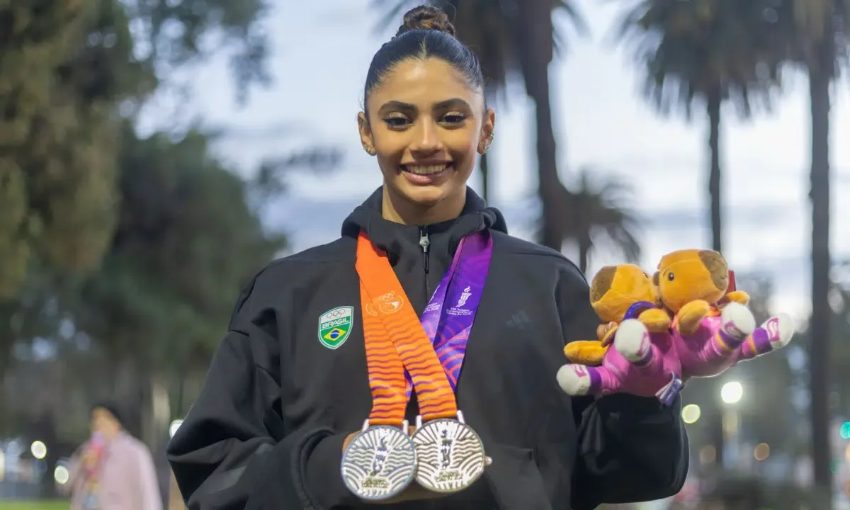 Gabriela Bouças leva três medalhas e mira novos objetivos após estreia