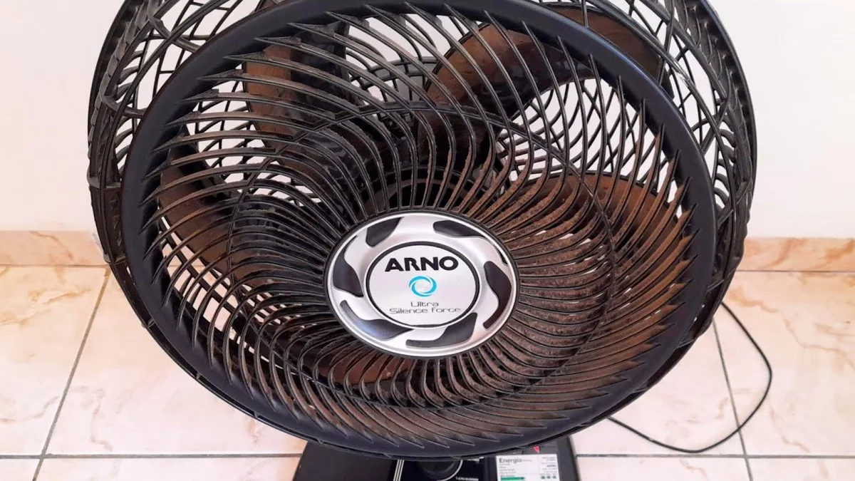 Mistura caseira remove parte da poeira do ventilador, mas exige cuidado