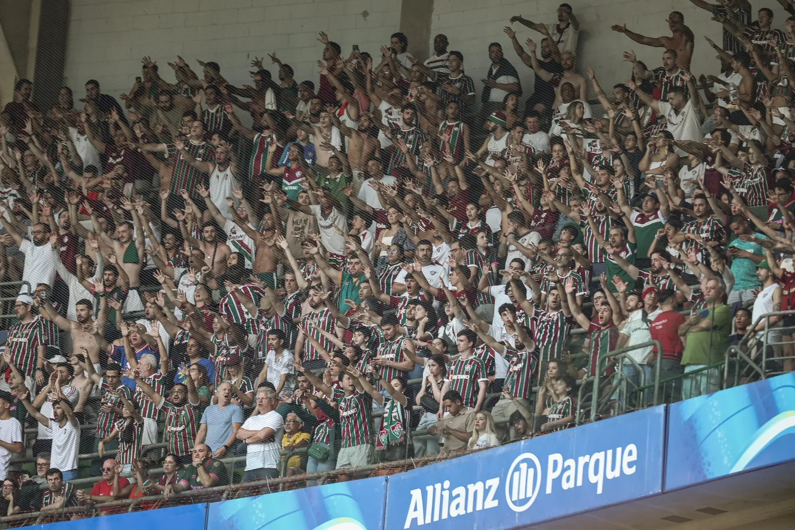 Torcida do Fluminense esgota ingressos para semifinal contra o Palmeiras