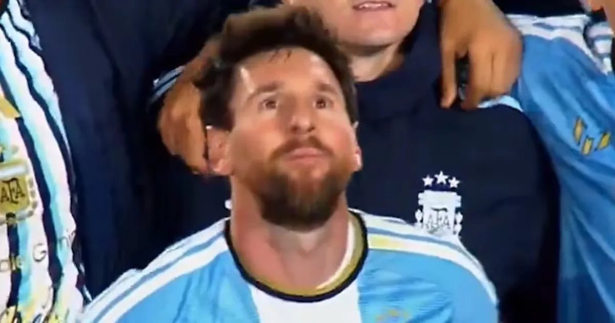 Marca de patrocinadora é vaiada durante despedida de Messi na Argentina
