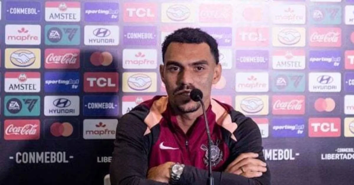 Matheuzinho diz que Corinthians mantém confiança no trabalho de Diniz