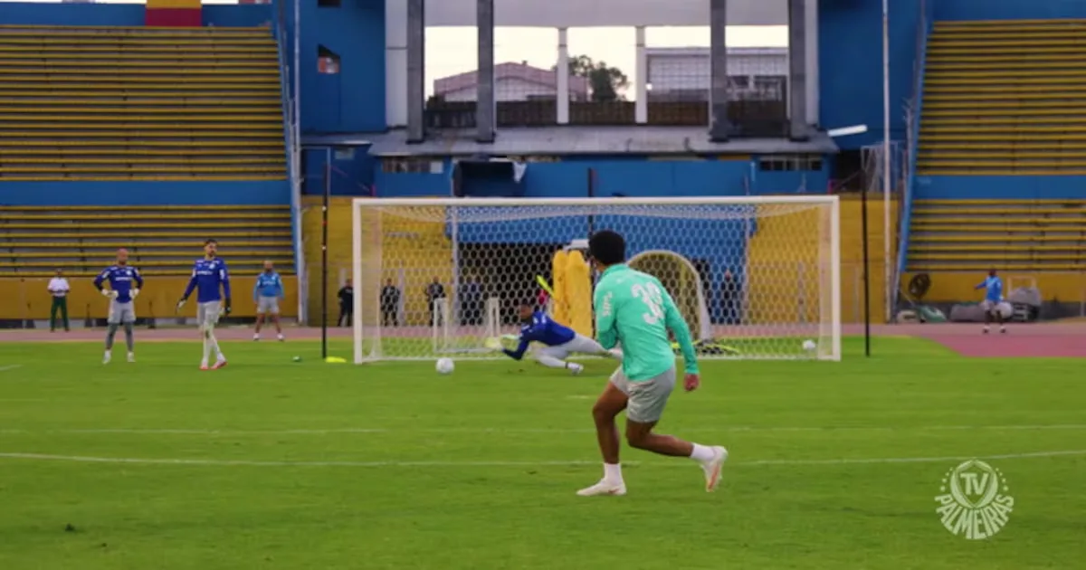 Palmeiras treina em Quito antes de duelo decisivo com a LDU