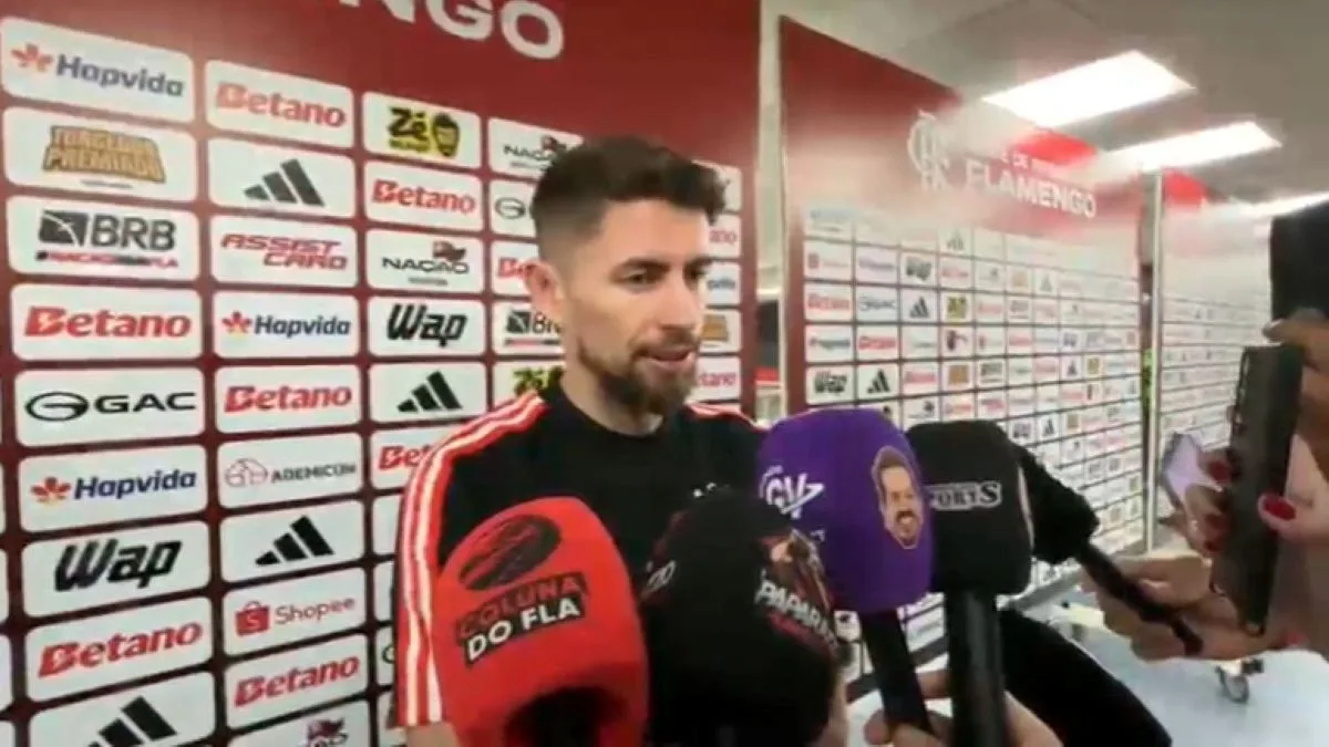 Jorginho explica expulsão e fala sobre angústia após deixar Flamengo com dez