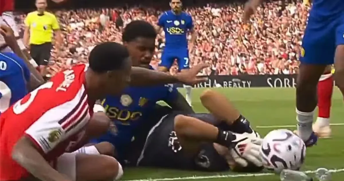 Arsenal vira sobre o Chelsea em partida marcada por chute de Gabriel em Dibu