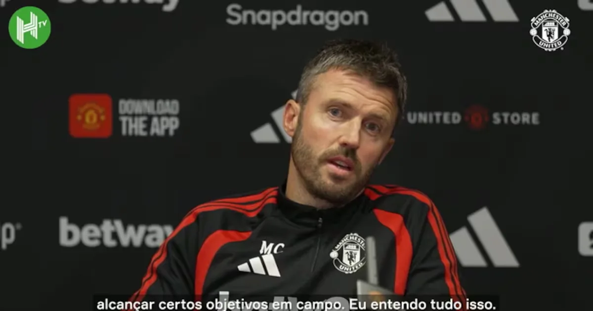 Michael Carrick diz que ainda terá tempo para mudar situação no Man United