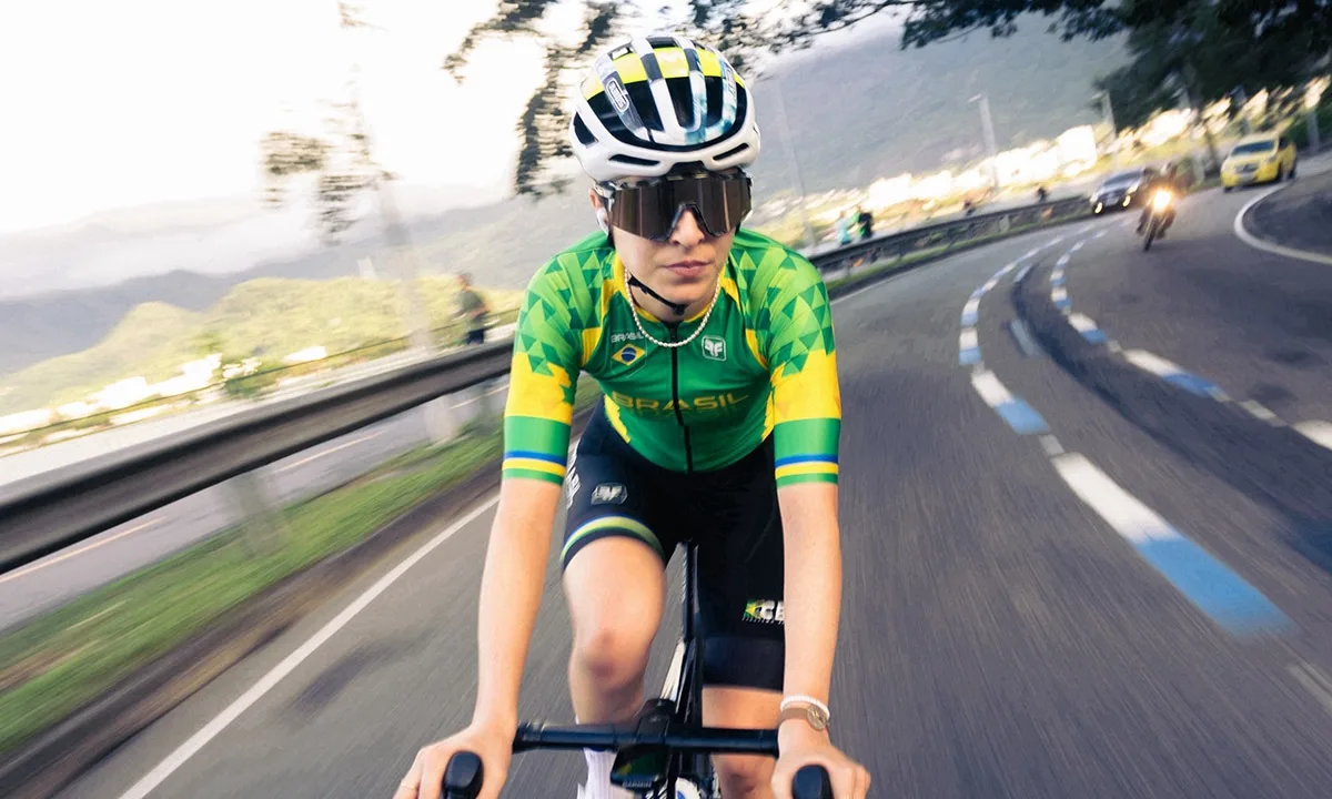 Demi Vollering fecha 2026 com Tríplice Coroa no ciclismo