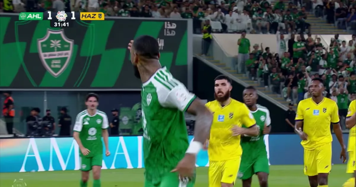 Ivan Toney marca na vitória do Al Ahli sobre o Al Hazem