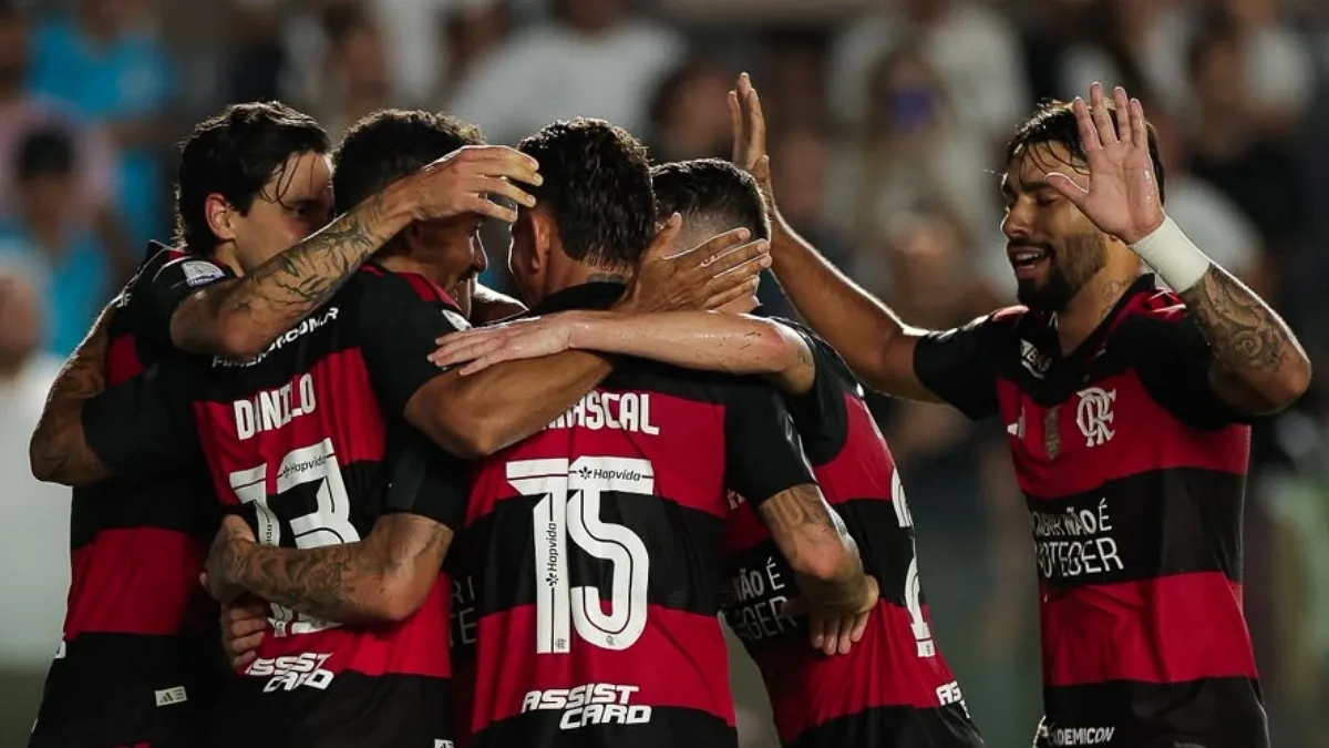 Flamengo defende liderança contra Fluminense em clássico no Maracanã