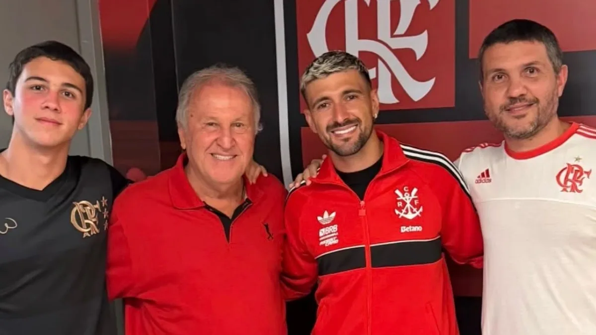 Arrascaeta marca e recebe homenagem de Zico após vaga do Flamengo