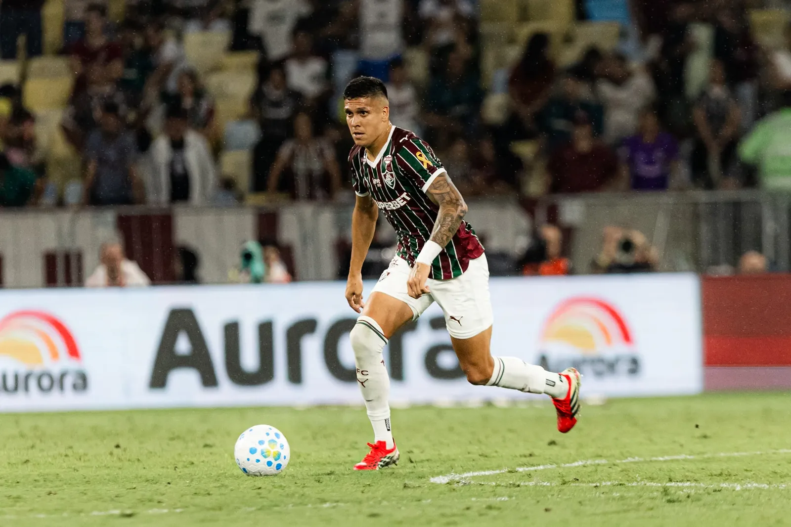Fluminense vence o Vasco e Millán ganha sequência na defesa