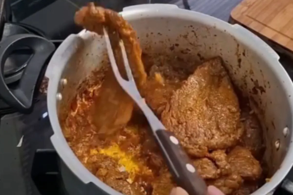 Carne seca e termômetro ajudam a dourar o bife sem romper a crosta