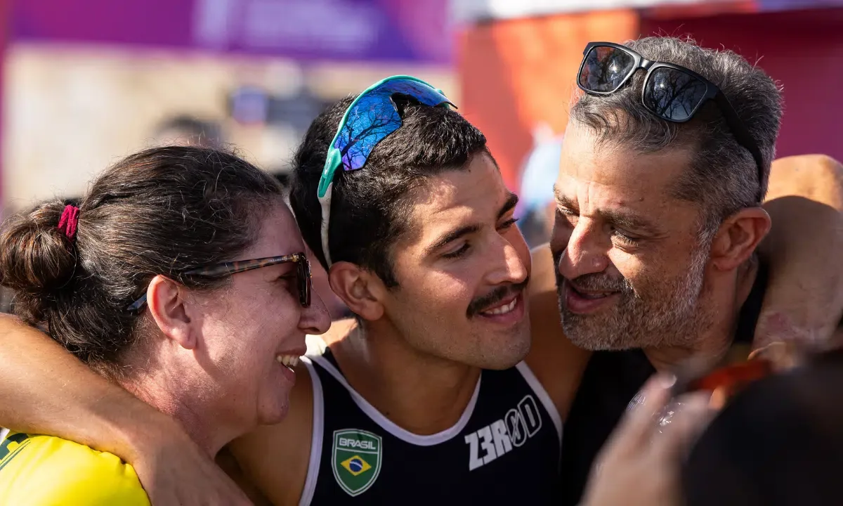 Família percorre 1.700 km para acompanhar triatleta brasileiro em Santa Fé