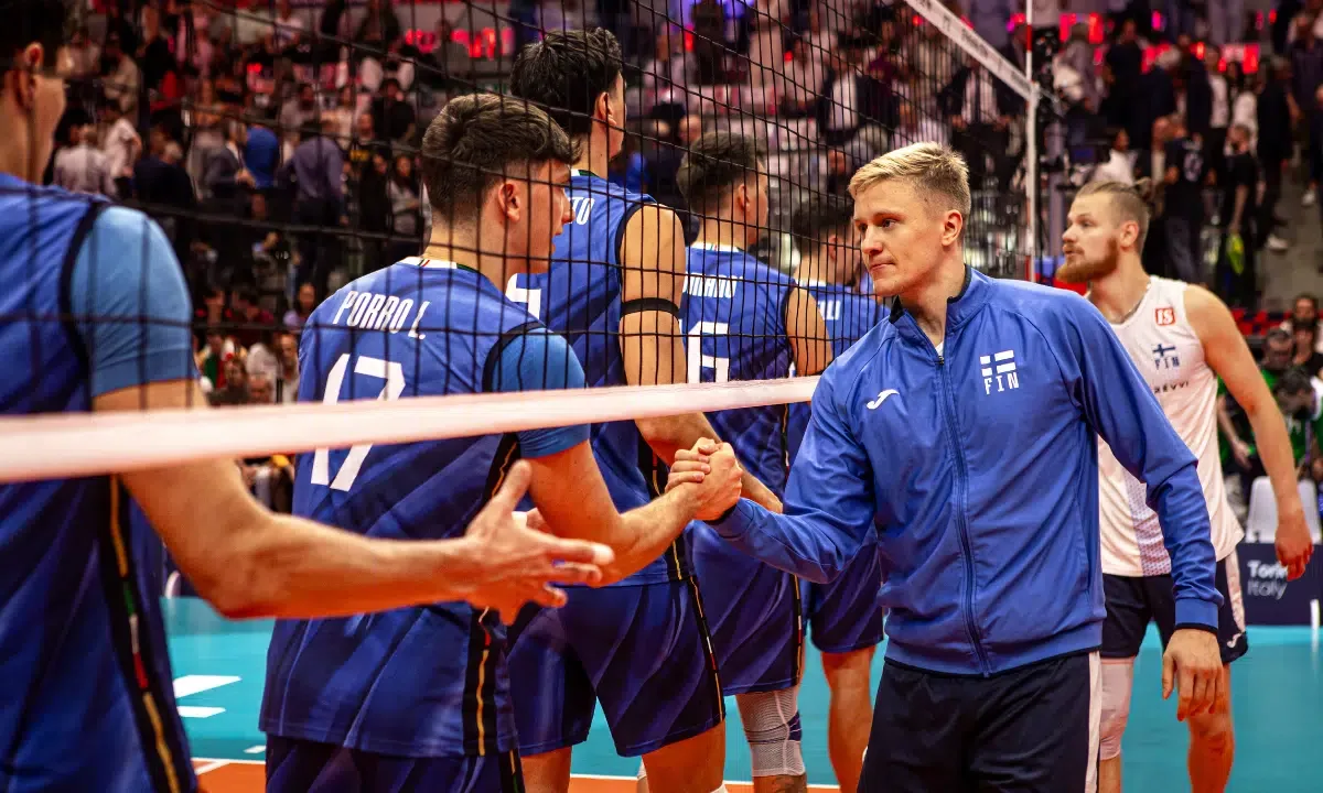 Finlândia supera a Itália no desempate e chega à semifinal do Europeu