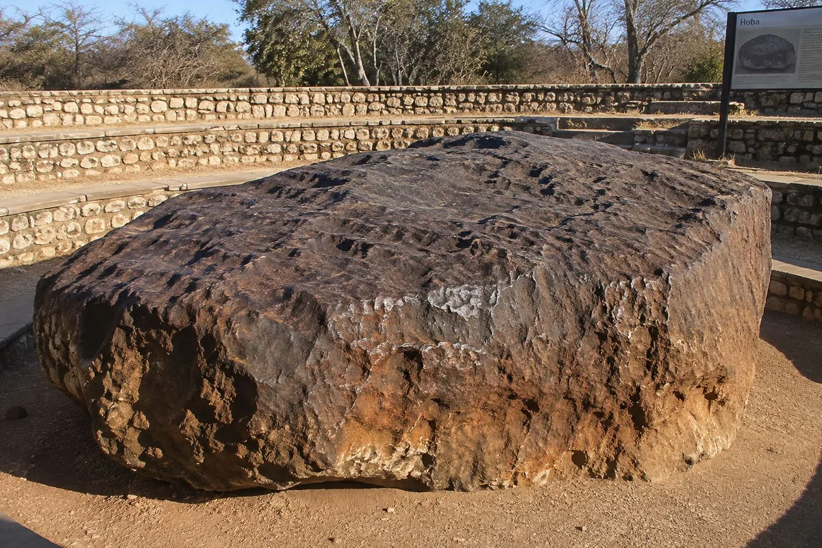 Meteorito Hoba permanece no local da descoberta há mais de um século