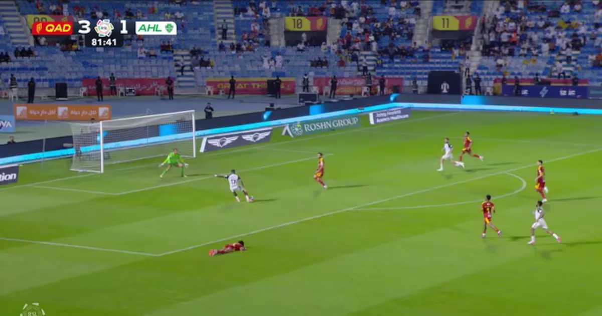 Al-Qadsiah vence o Al Ahli por 3 - 2; Ivan Toney marca