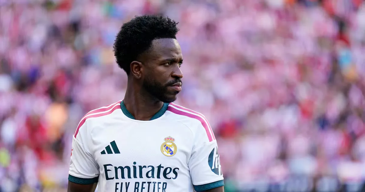 Vini Jr. é substituído no clássico e vê disputa por vaga ganhar força