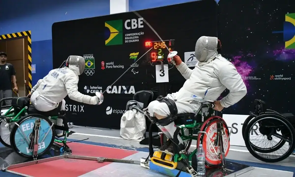 Paraná vence prova por equipes na abertura da Copa Brasil de Paraesgrima