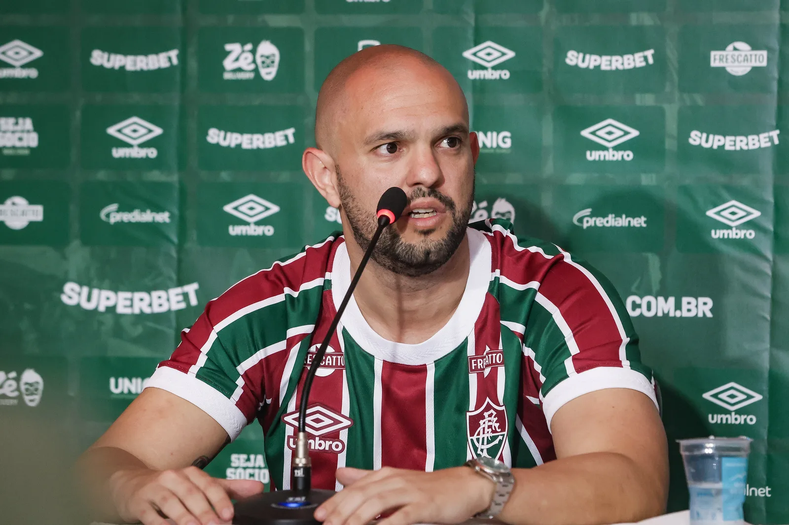 Fluminense mantém contrato suspenso com Superbet e aguarda decisão sobre apostas