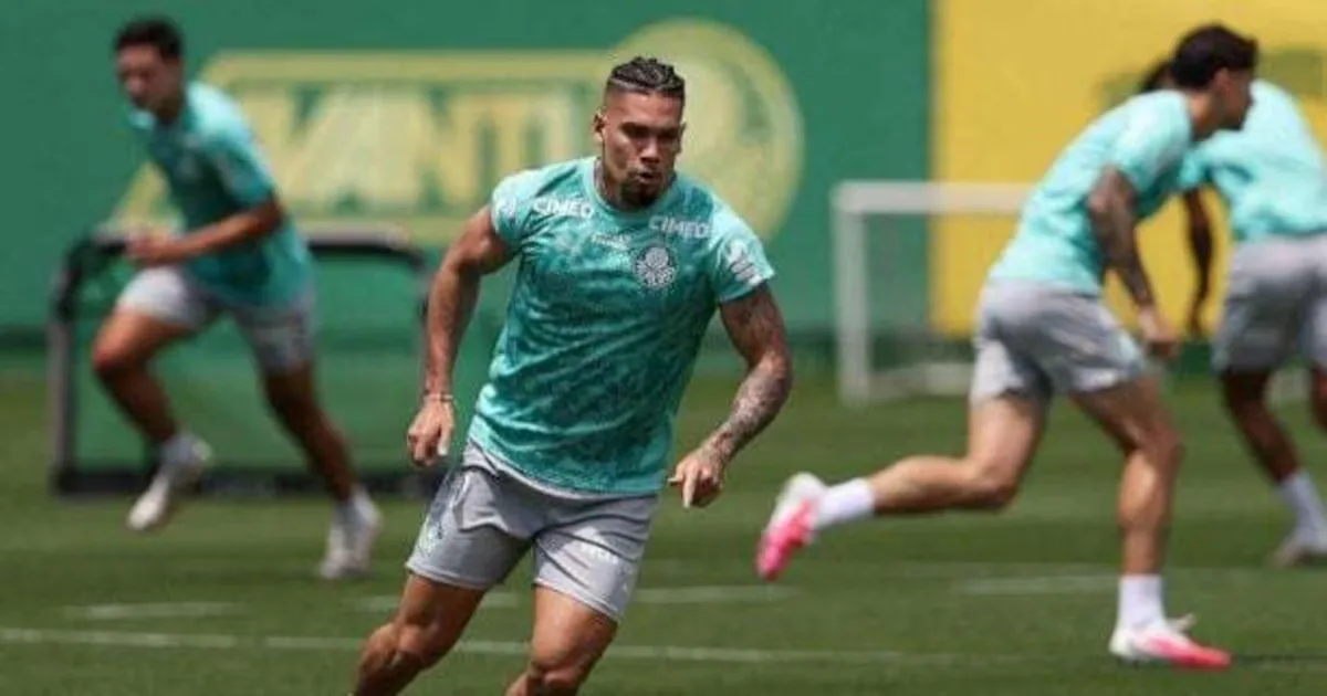 Paulinho participa de treino do Palmeiras; Gómez fará exames no punho