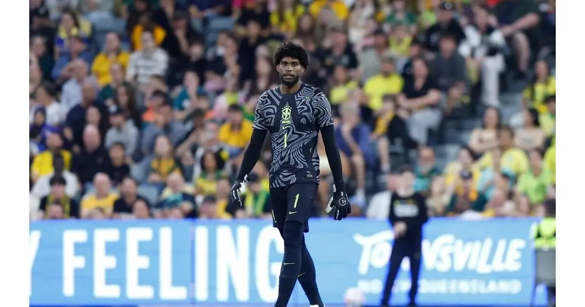 Brasil prepara sete mudanças e deve trocar Hugo Souza por Otávio