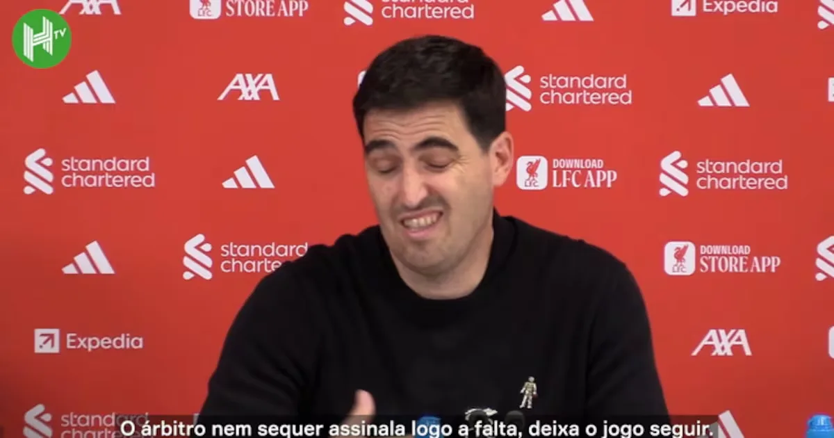 Iraola questiona expulsão de Gravenberch na derrota do Liverpool