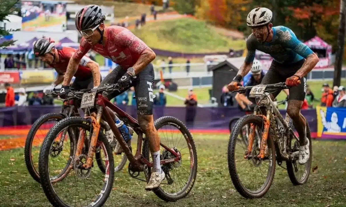 Ulan Galinski soma pontos em Lake Placid; BMX brasileiro avança às oitavas