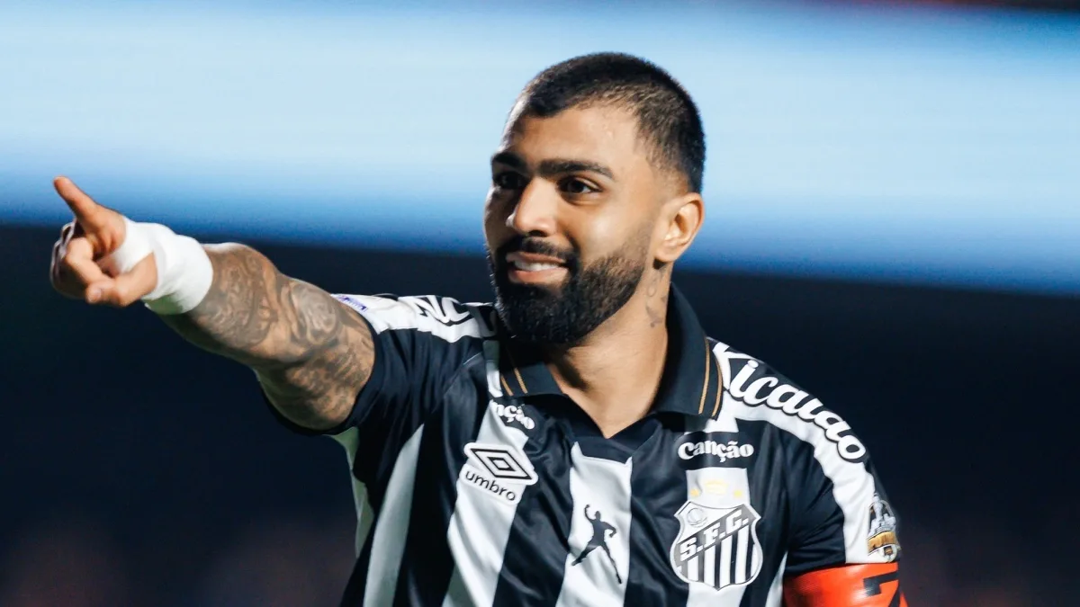 Gabigol sofre pênalti decisivo e reafirma vínculo com o Flamengo na Vila