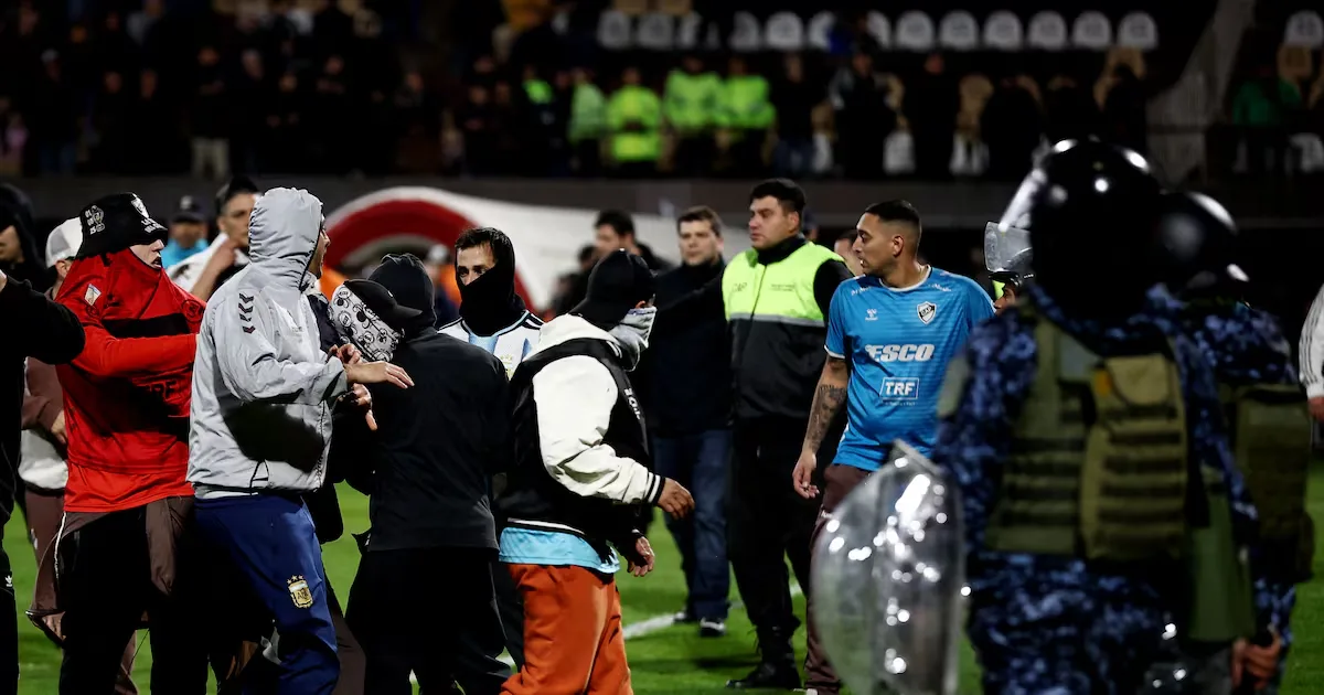Conmebol ainda pode abrir processo contra o Platense após tumulto com o Fluminense
