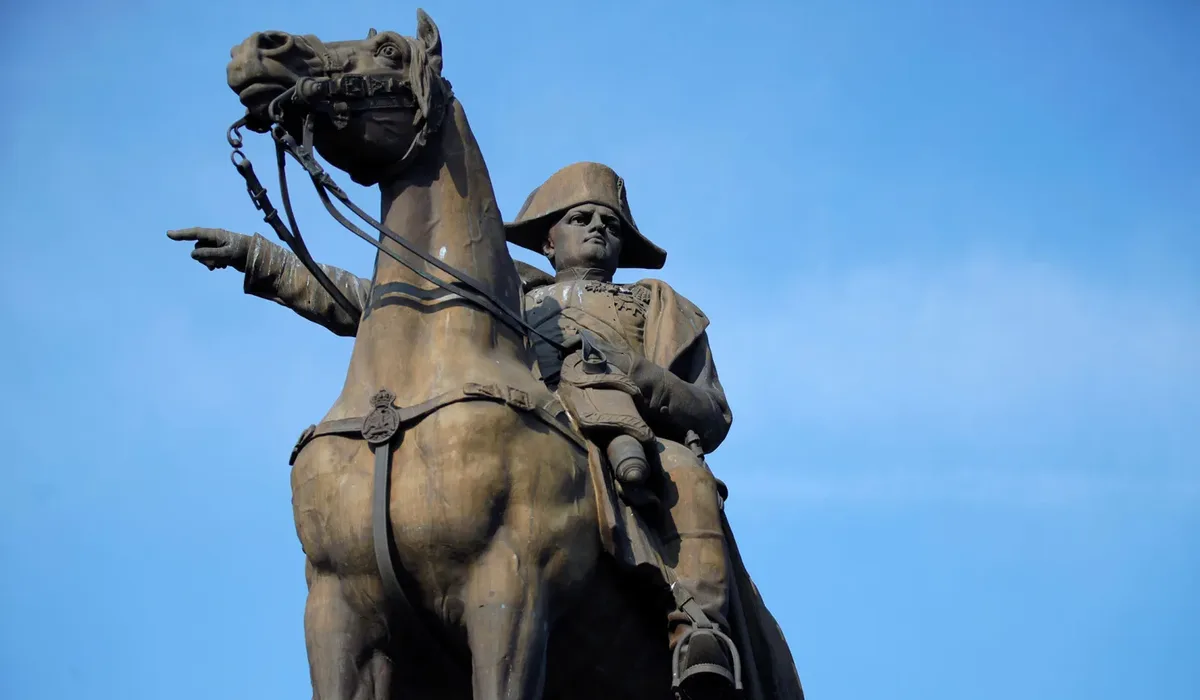 Reflexão atribuída a Napoleão questiona o que significa perseverar