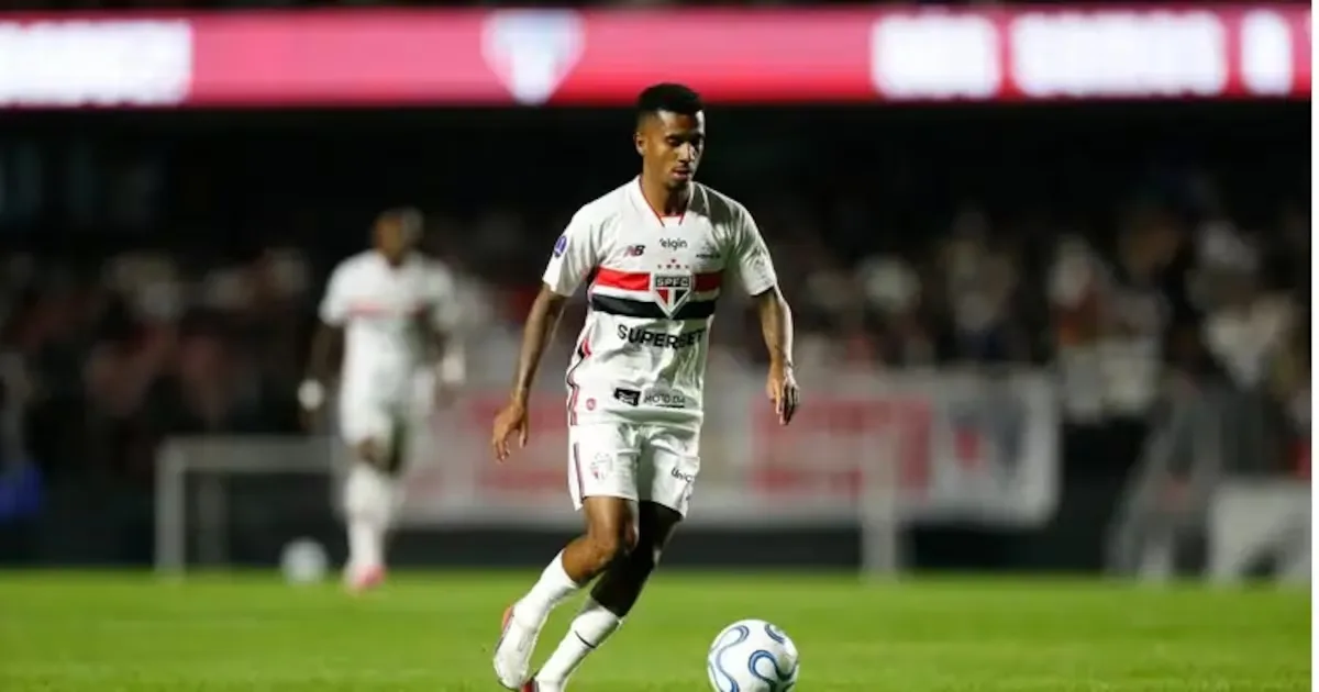 Marcos Antônio questiona critérios do árbitro após queda do São Paulo