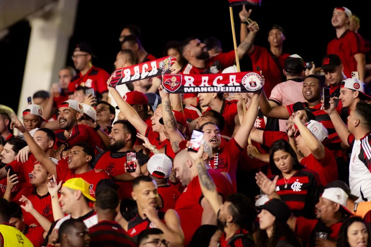 Raça Rubro-Negra veta bandeiras, camisas e integrantes em dois jogos do Flamengo